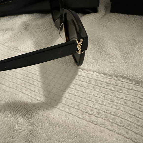 Authentic NEW YSL Sunglasses - Picture 10 of 12